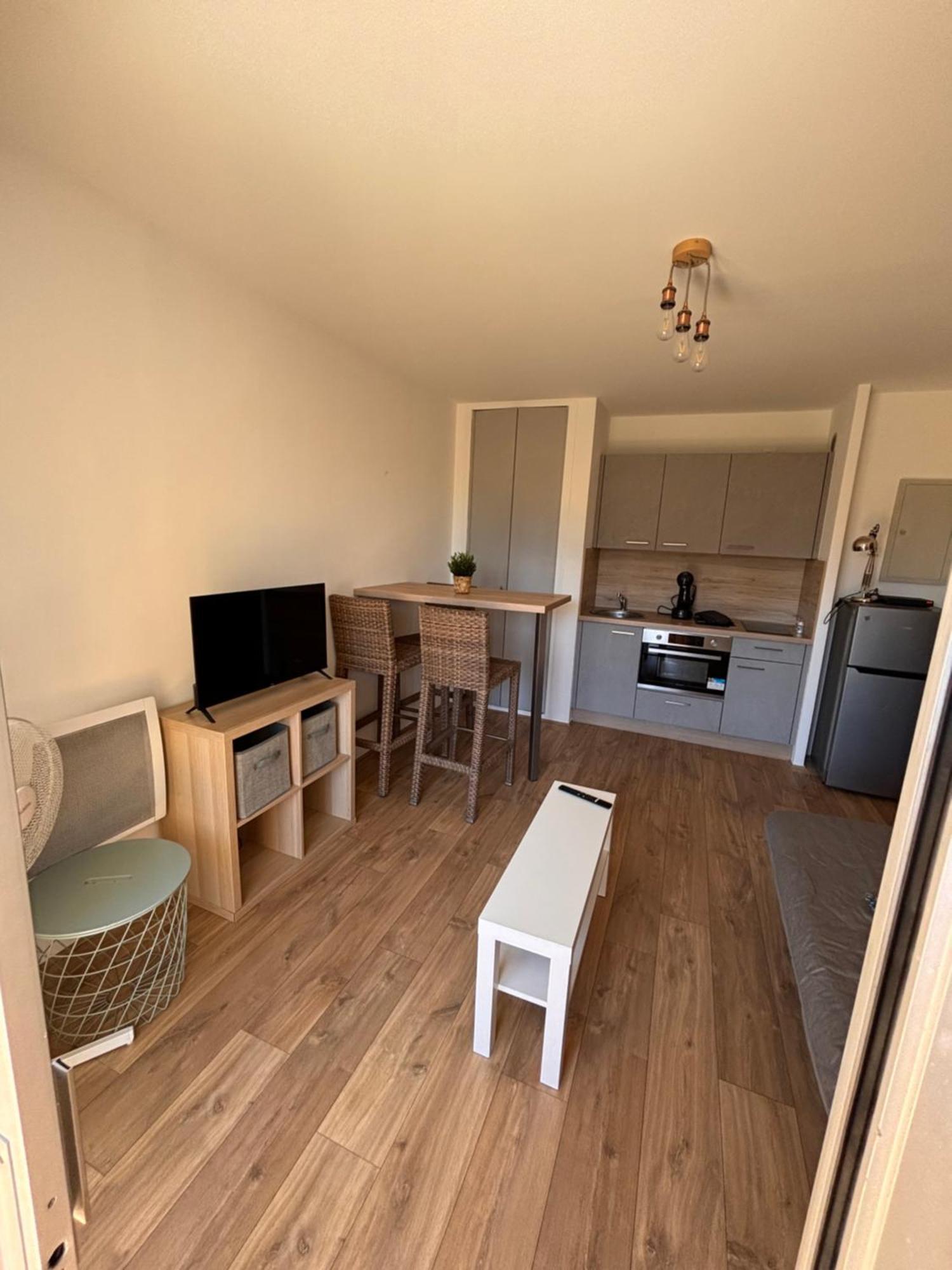 Beau Studio 300 M De La Plage Avec Parking Apartment La Ciotat Luaran gambar